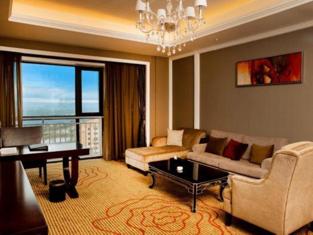 Haiyang Shenglong Jianguo Hotel Fengcheng  Exterior photo